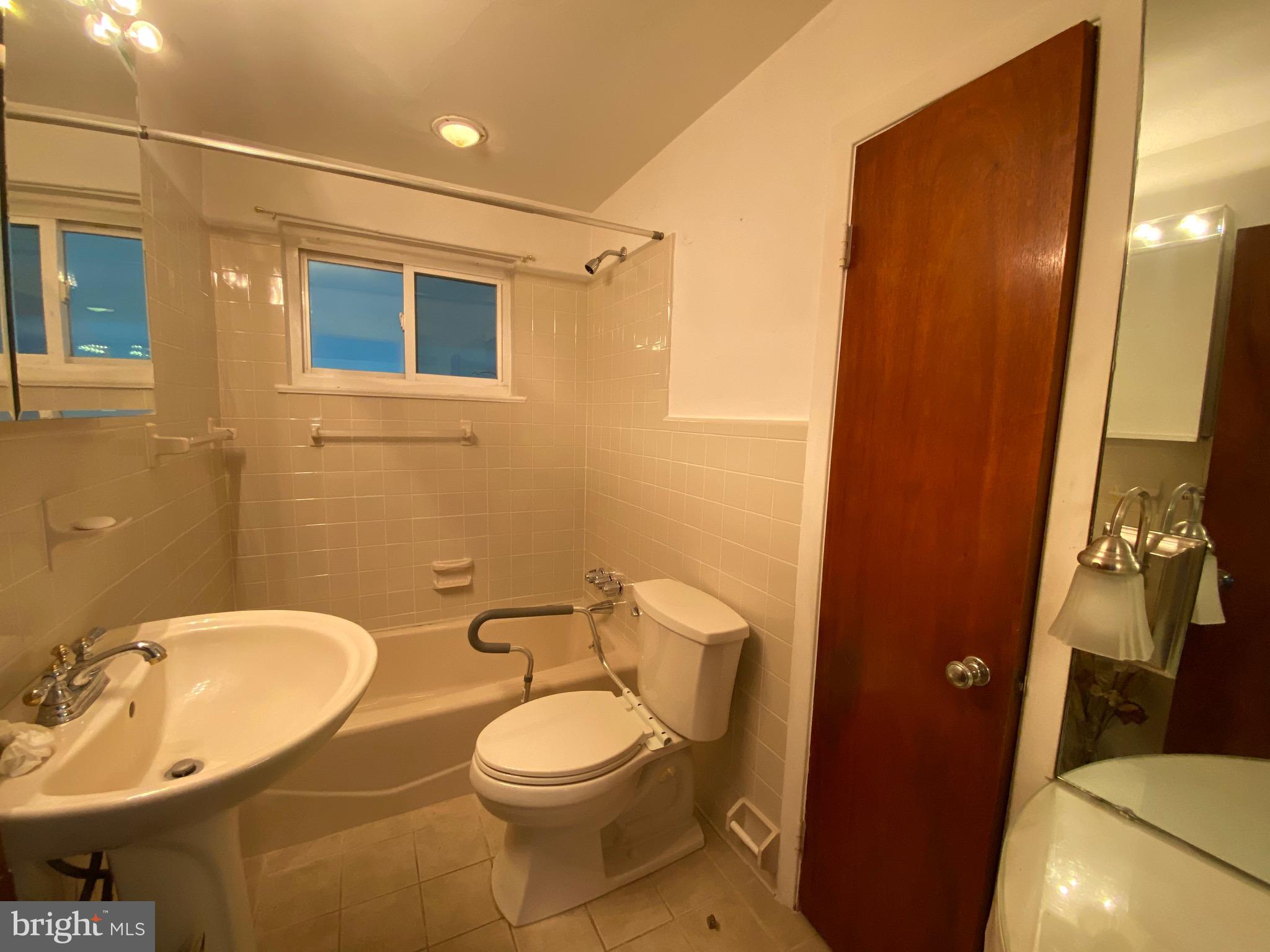 1114 Welsh Road Philadelphia, PA 19115 - Photo 11 of 16