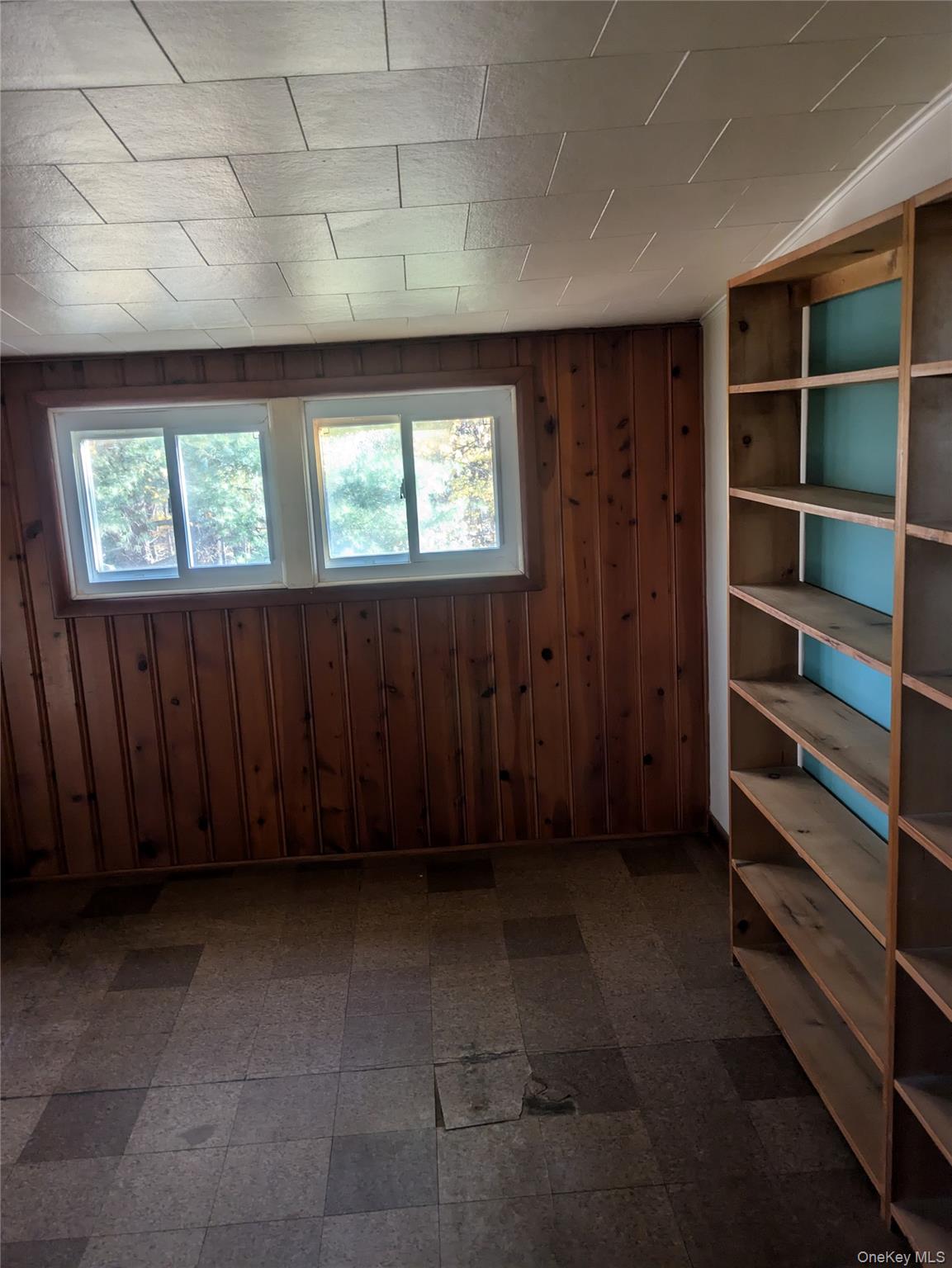 55 Old Little Britain Road Newburgh, NY 12550 - Photo 34 of 44 an empty room with windows