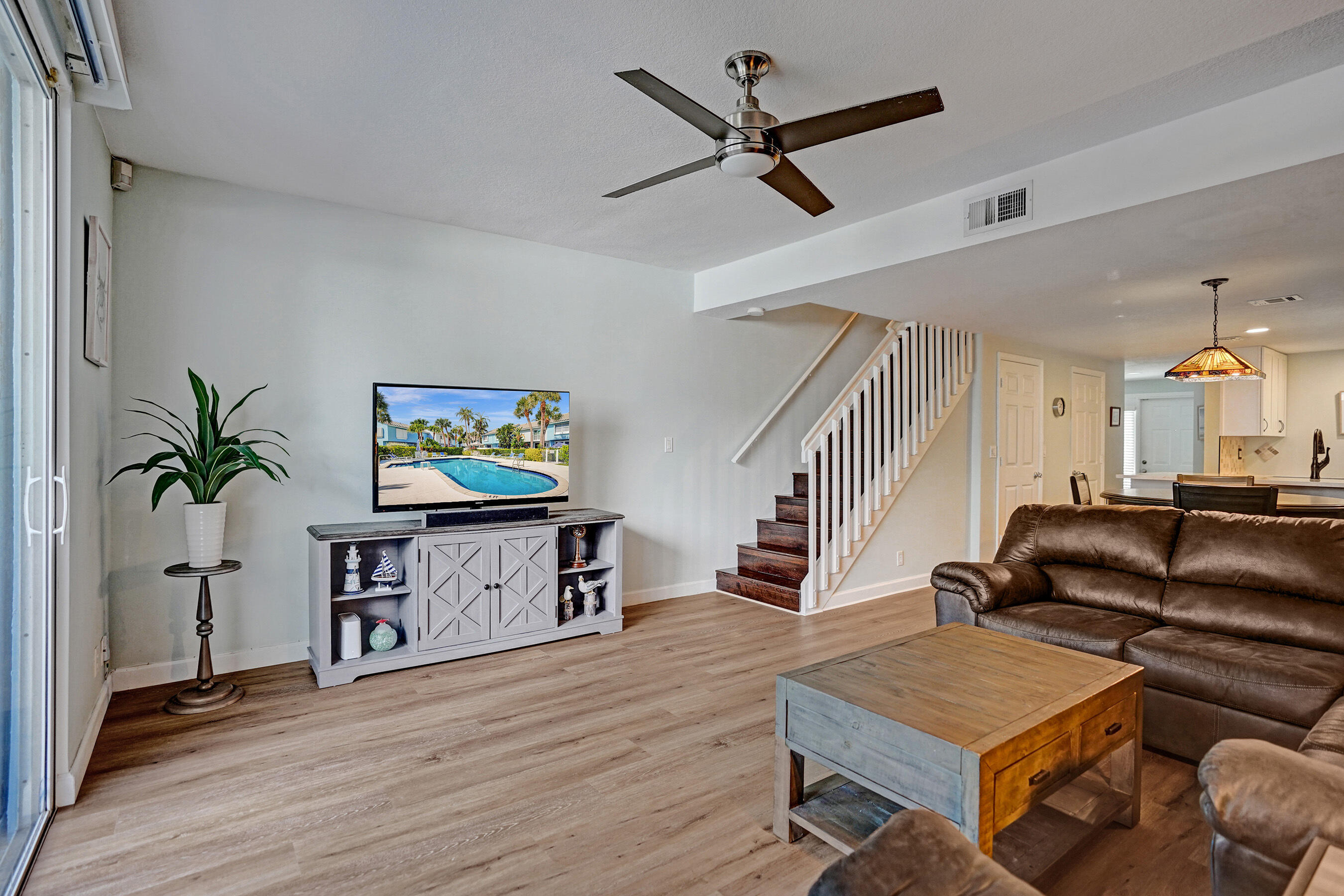 1028 Jeffery Street Boca Raton, FL 33487 - Photo 20 of 85 DSC08047