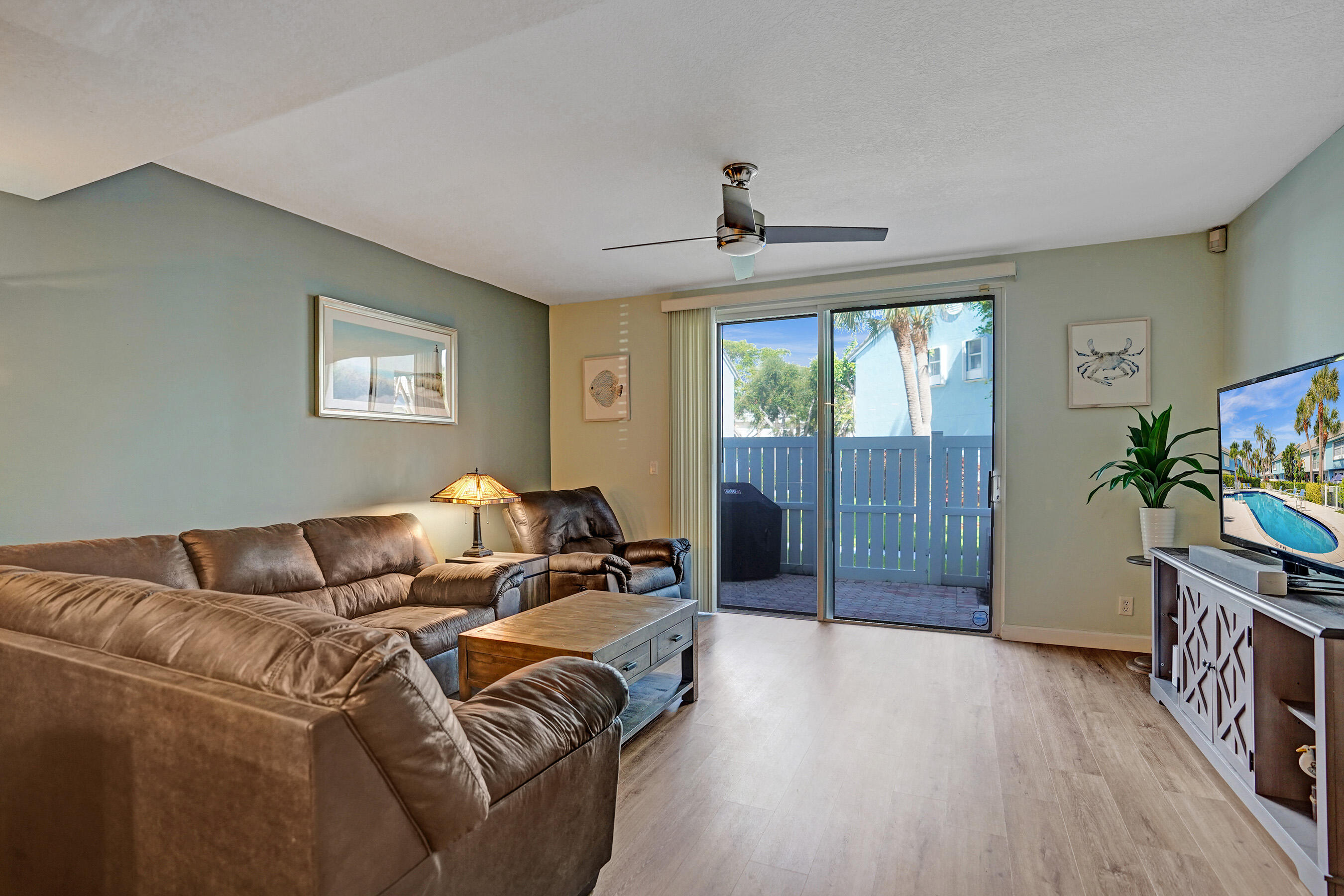 1028 Jeffery Street Boca Raton, FL 33487 - Photo 22 of 85 DSC08032