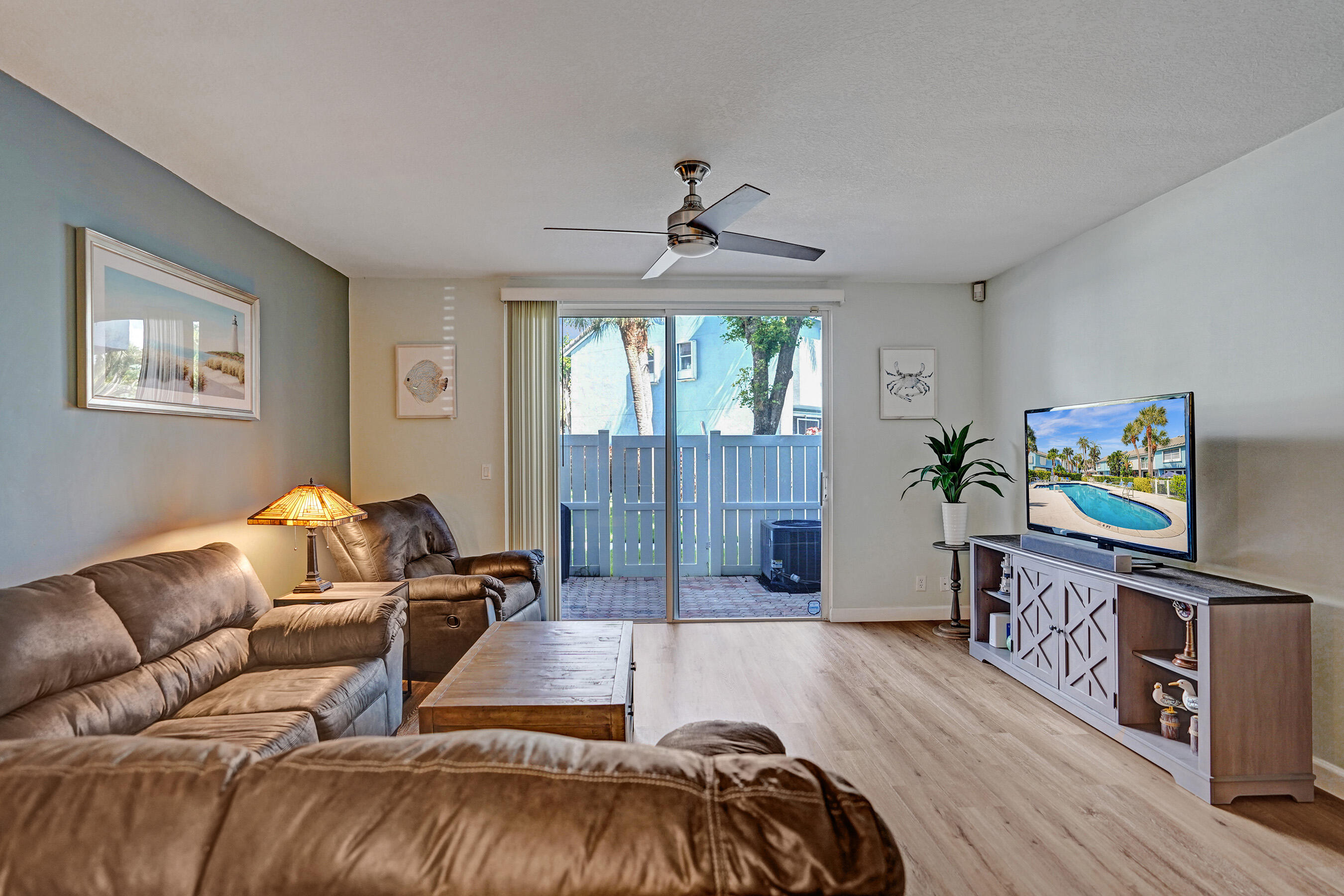 1028 Jeffery Street Boca Raton, FL 33487 - Photo 23 of 85 DSC08035