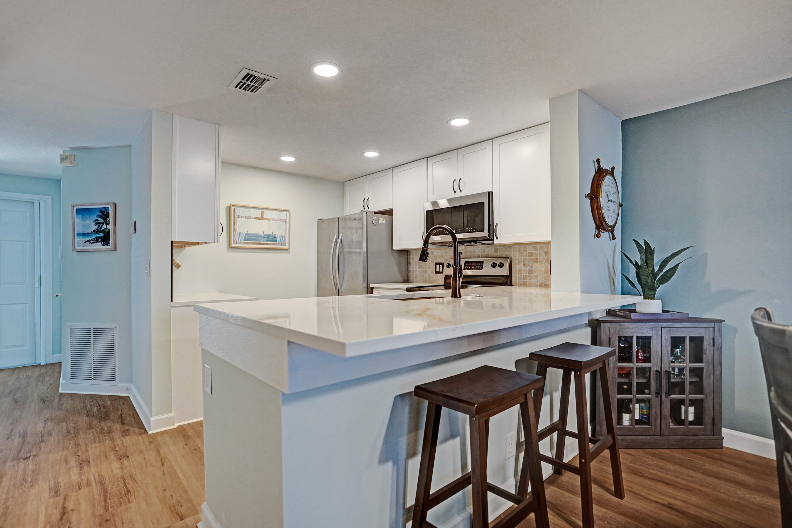 1028 Jeffery Street Boca Raton, FL 33487 - Photo 6 of 85 DSC08059