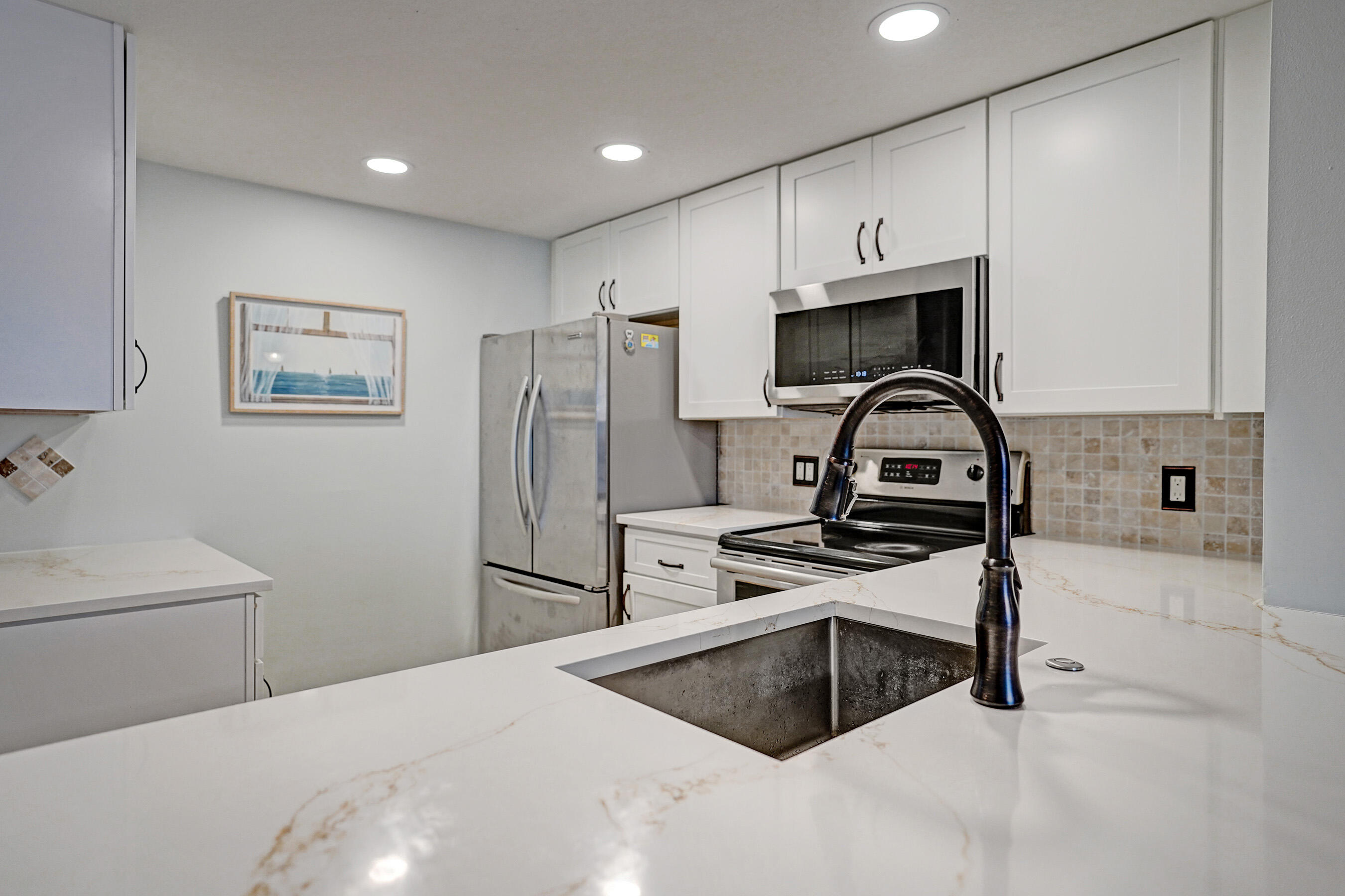 1028 Jeffery Street Boca Raton, FL 33487 - Photo 7 of 85 DSC08062