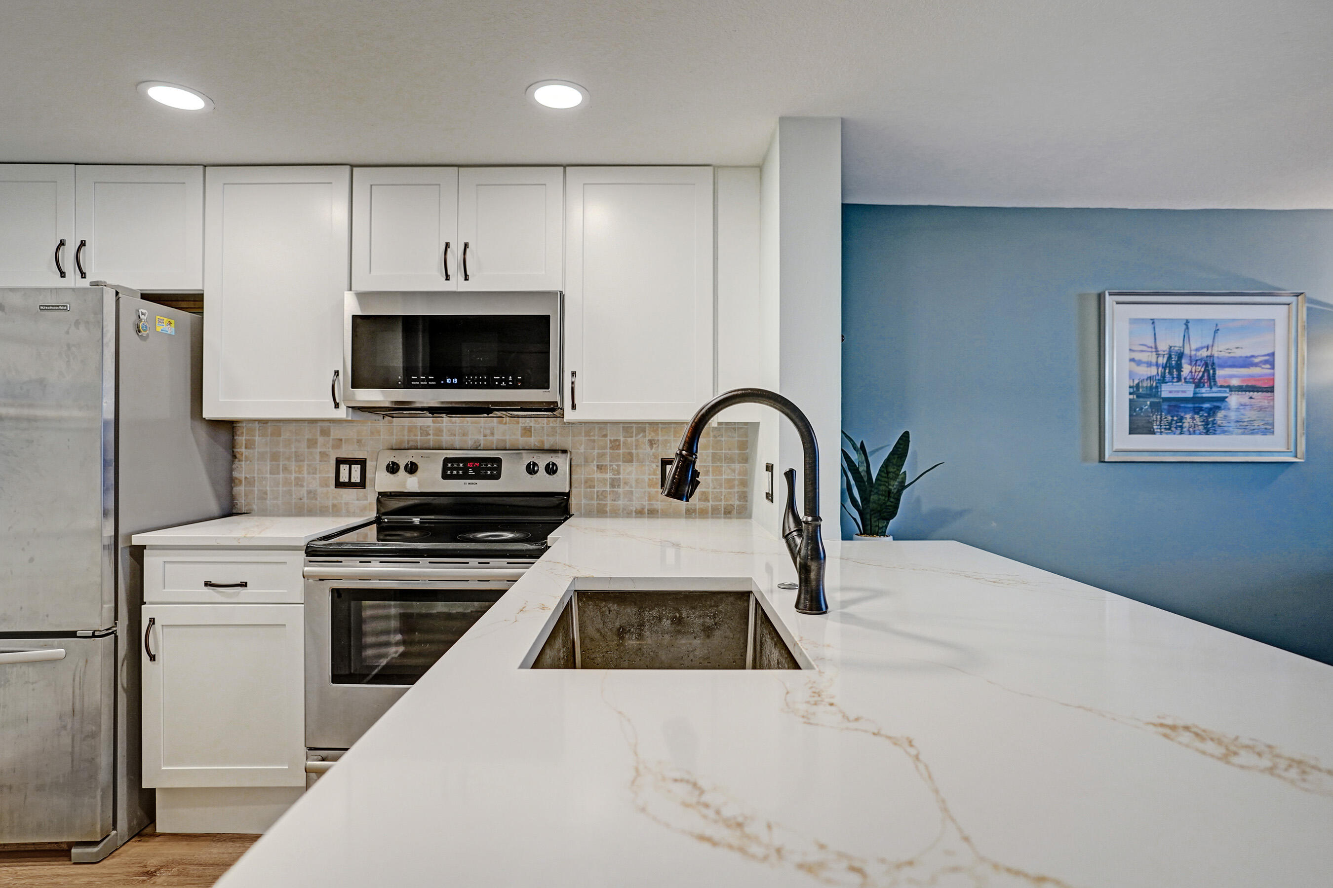 1028 Jeffery Street Boca Raton, FL 33487 - Photo 10 of 85 DSC08071
