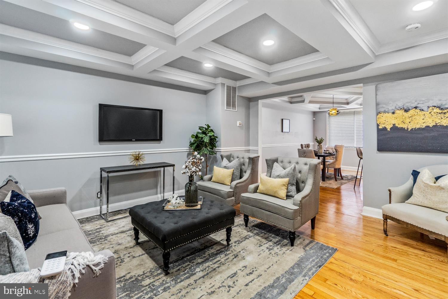 911 Wicklow Road Baltimore, MD 21229 - Photo 1 of 40