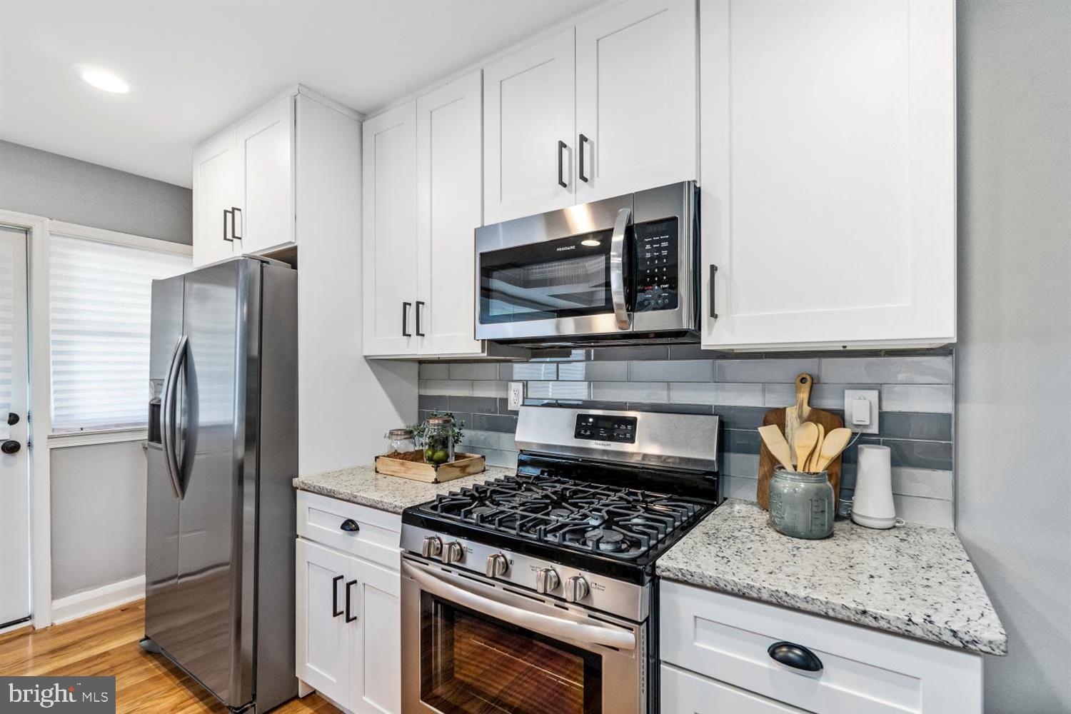 911 Wicklow Road Baltimore, MD 21229 - Photo 13 of 40