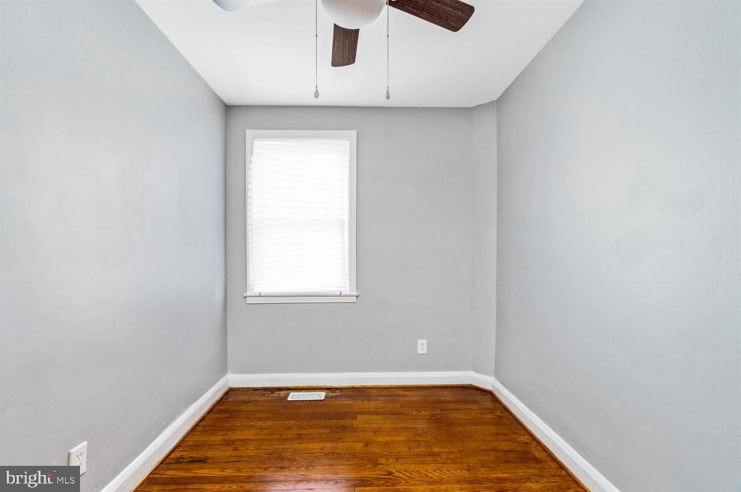 911 Wicklow Road Baltimore, MD 21229 - Photo 26 of 40