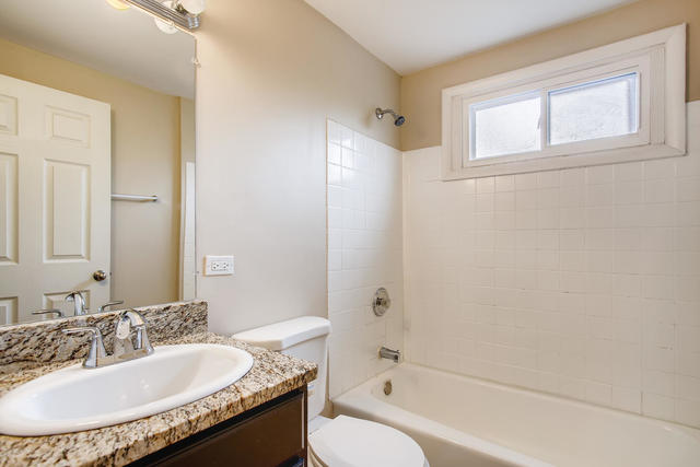 205 Lexington Drive Bolingbrook, IL 60440 - Photo 13 of 17