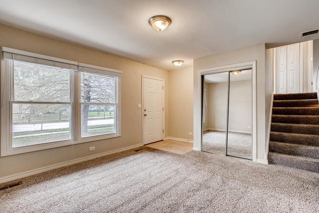 205 Lexington Drive Bolingbrook, IL 60440 - Photo 3 of 17