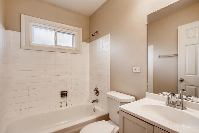 205 Lexington Drive Bolingbrook, IL 60440 - Photo 10 of 17