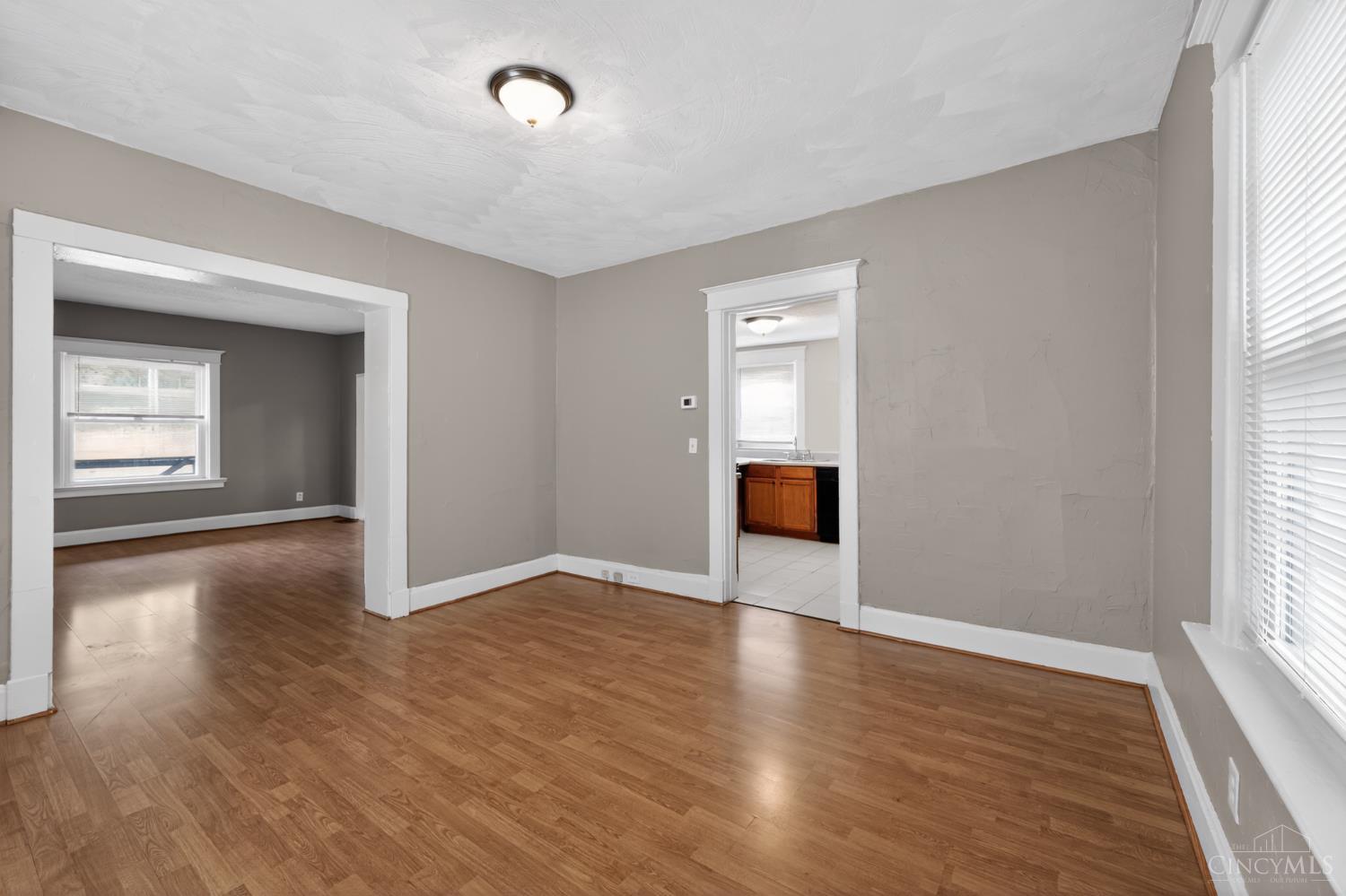 4938 Plainville Road Cincinnati, OH 45227 - Photo 4 of 34