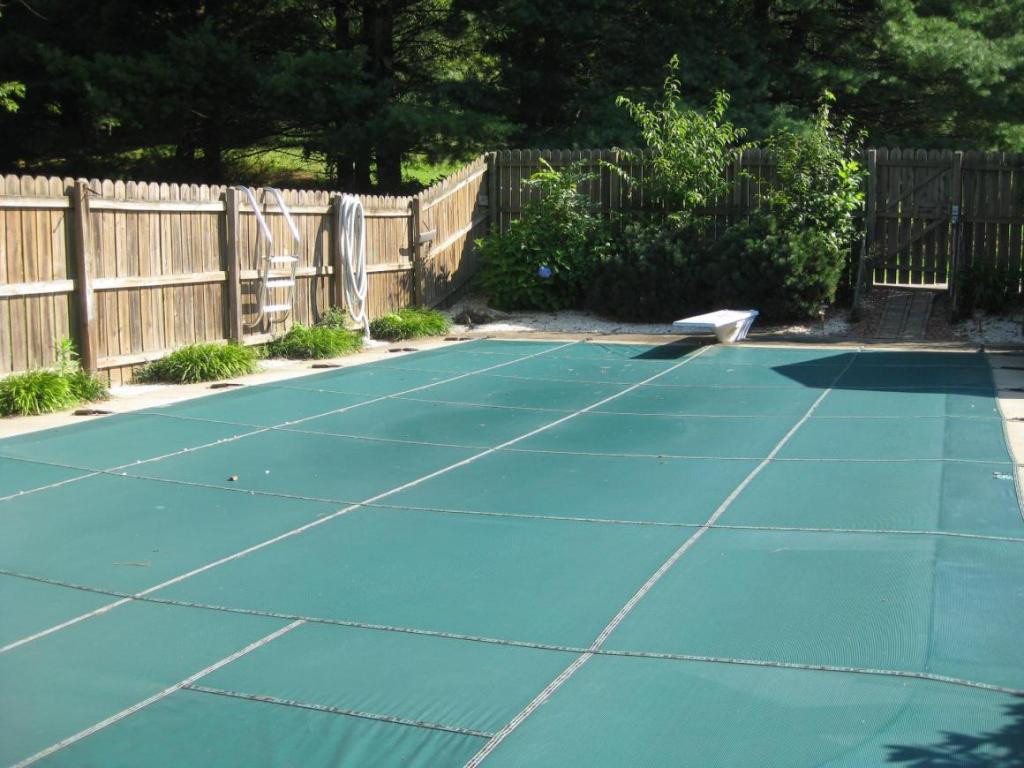 1081 Hidden Valley Road Kingsport, TN 37663 - Photo 3 of 24 BEAUTIFUL INGRD POOLFENCED