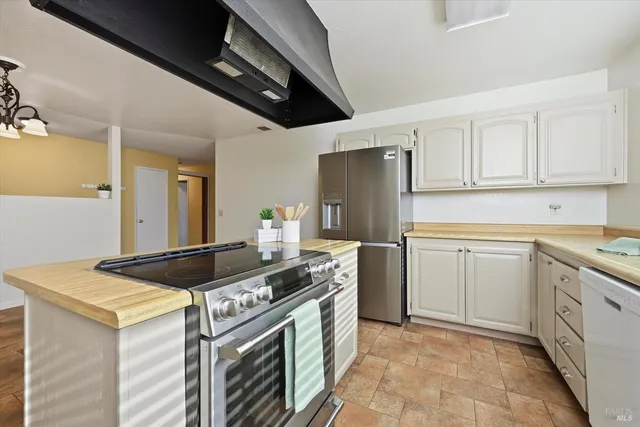 $640,000 | 957 Emily Avenue, Rohnert Park, CA 94928