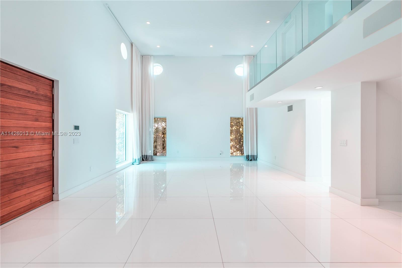 Palm Island Miami Beach, FL 33139 - Photo 11 of 50 a view of an empty room