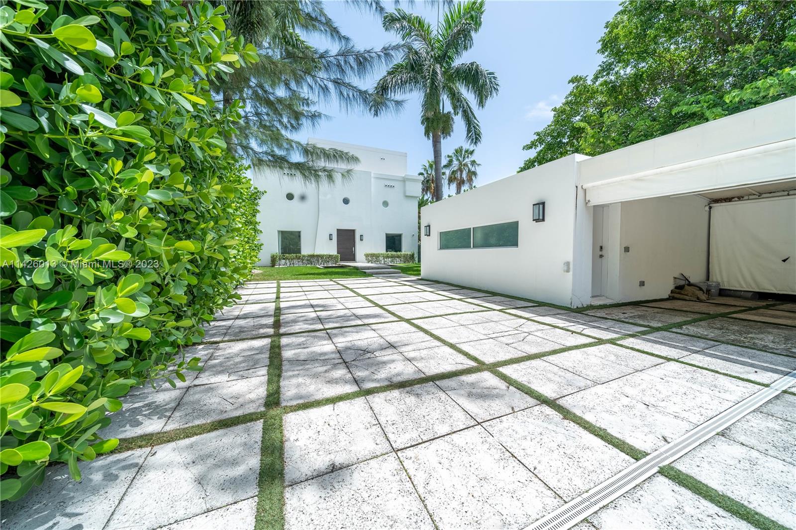Palm Island Miami Beach, FL 33139 - Photo 5 of 50 a view of a back yard of the house