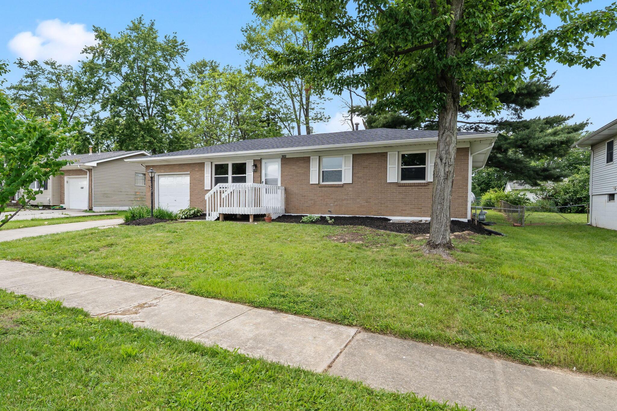 6365 Faircrest Road Columbus, OH 43229 - Photo 7 of 87 7-web-or-mls-DSC01253-2
