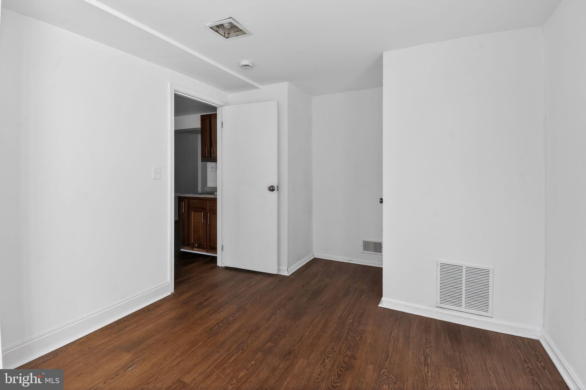 8912 Centerway Road Gaithersburg, MD 20879 - Photo 11 of 33