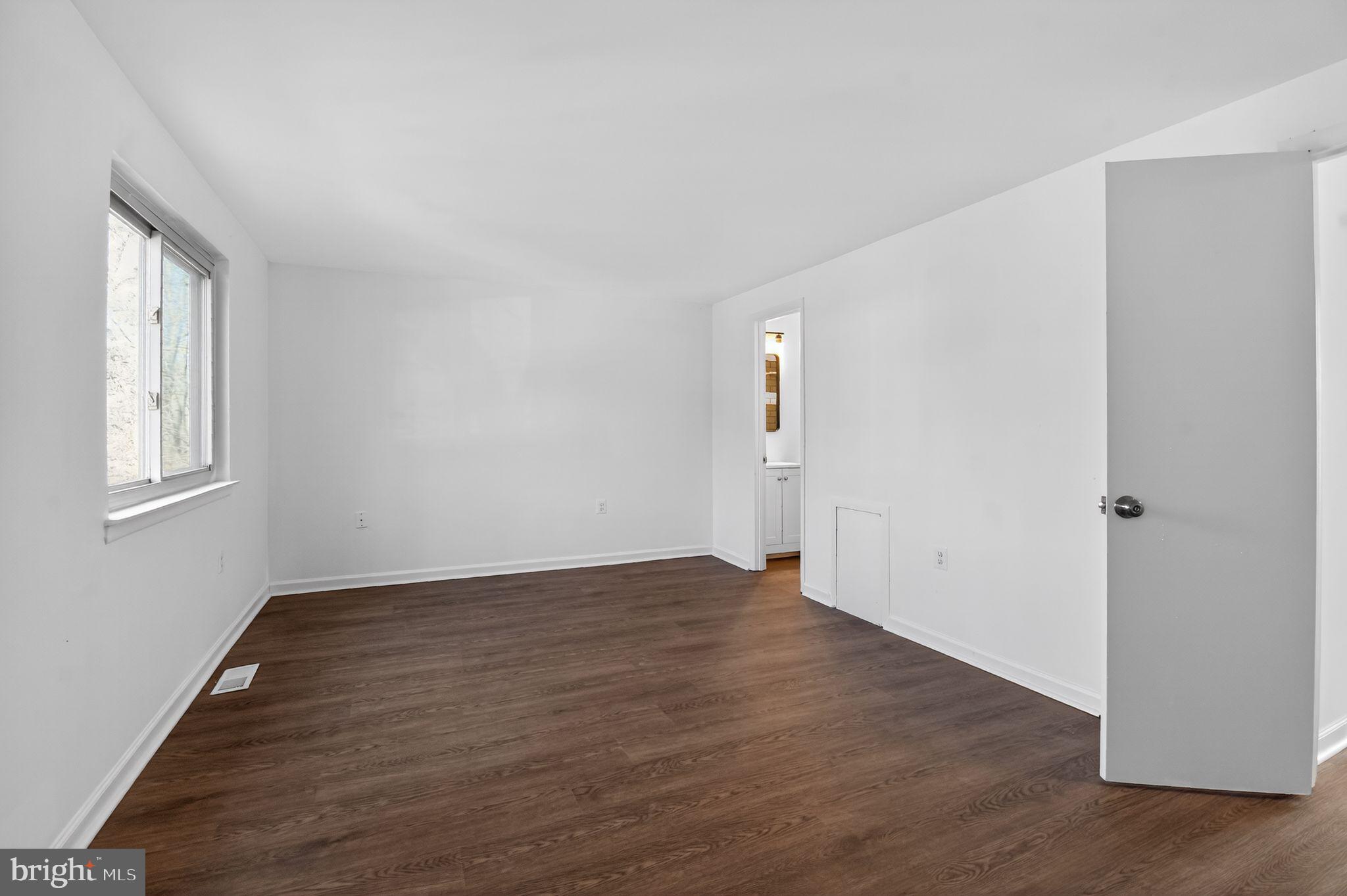 8912 Centerway Road Gaithersburg, MD 20879 - Photo 12 of 33