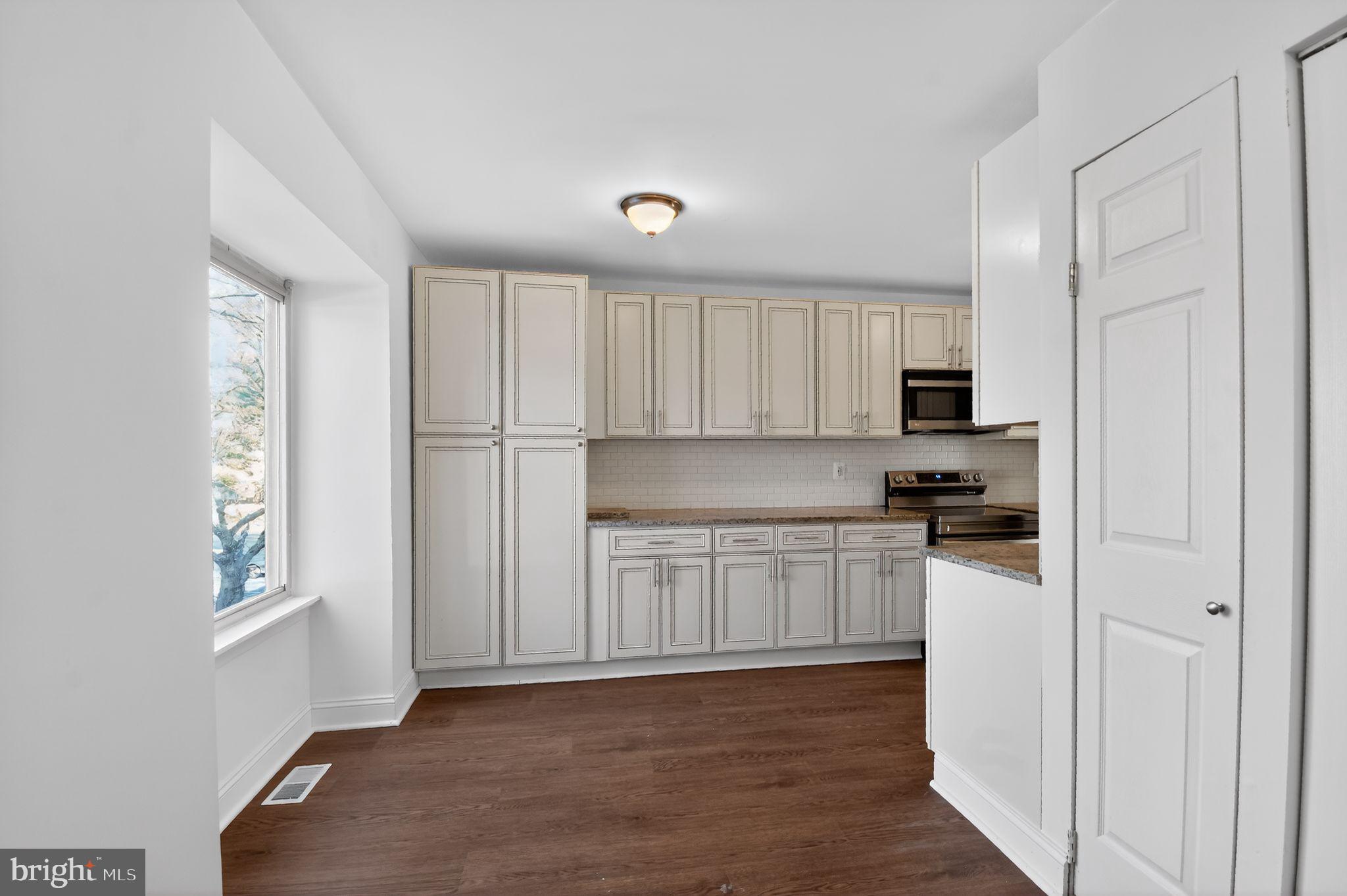 8912 Centerway Road Gaithersburg, MD 20879 - Photo 13 of 33