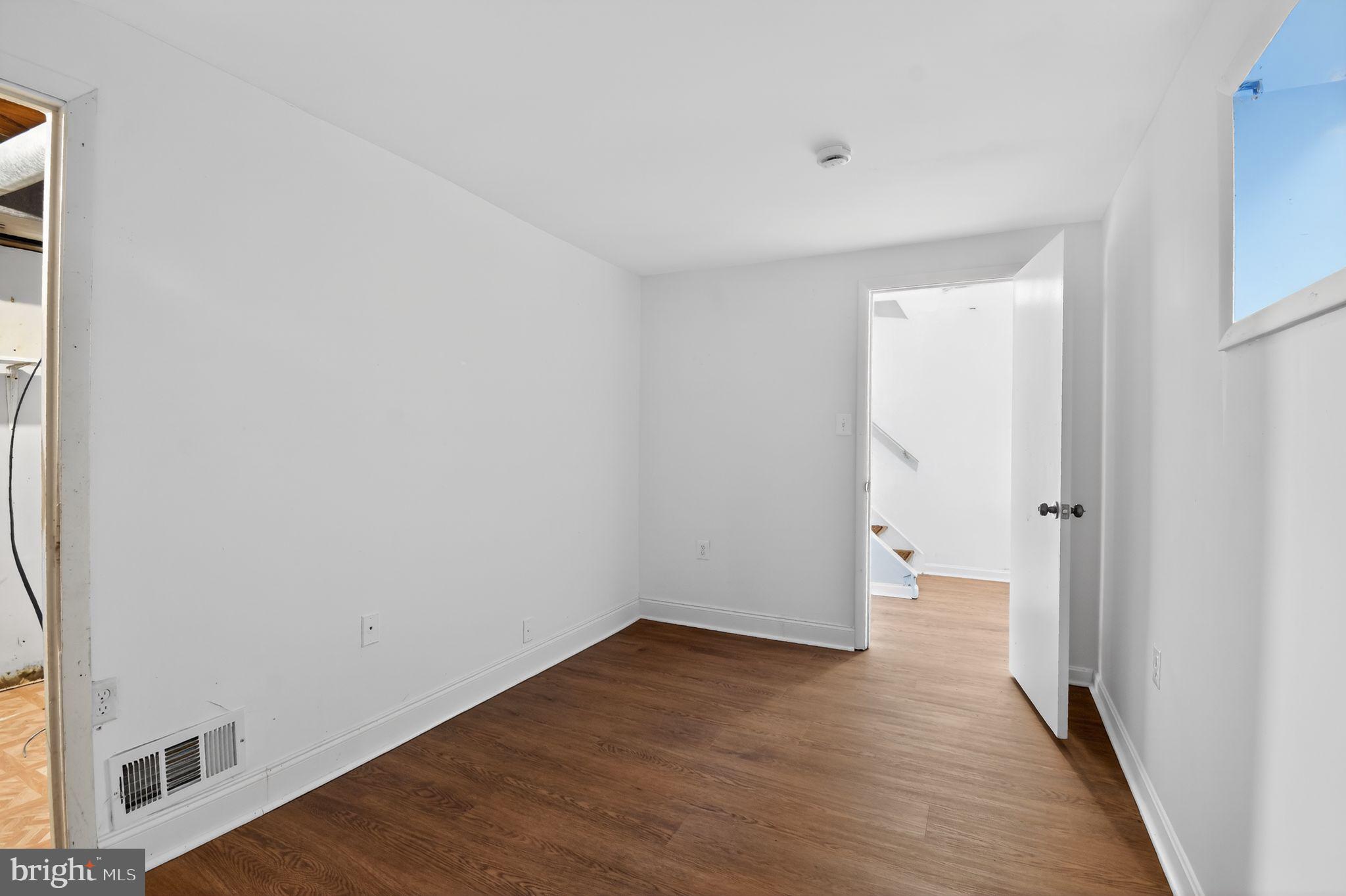 8912 Centerway Road Gaithersburg, MD 20879 - Photo 22 of 33