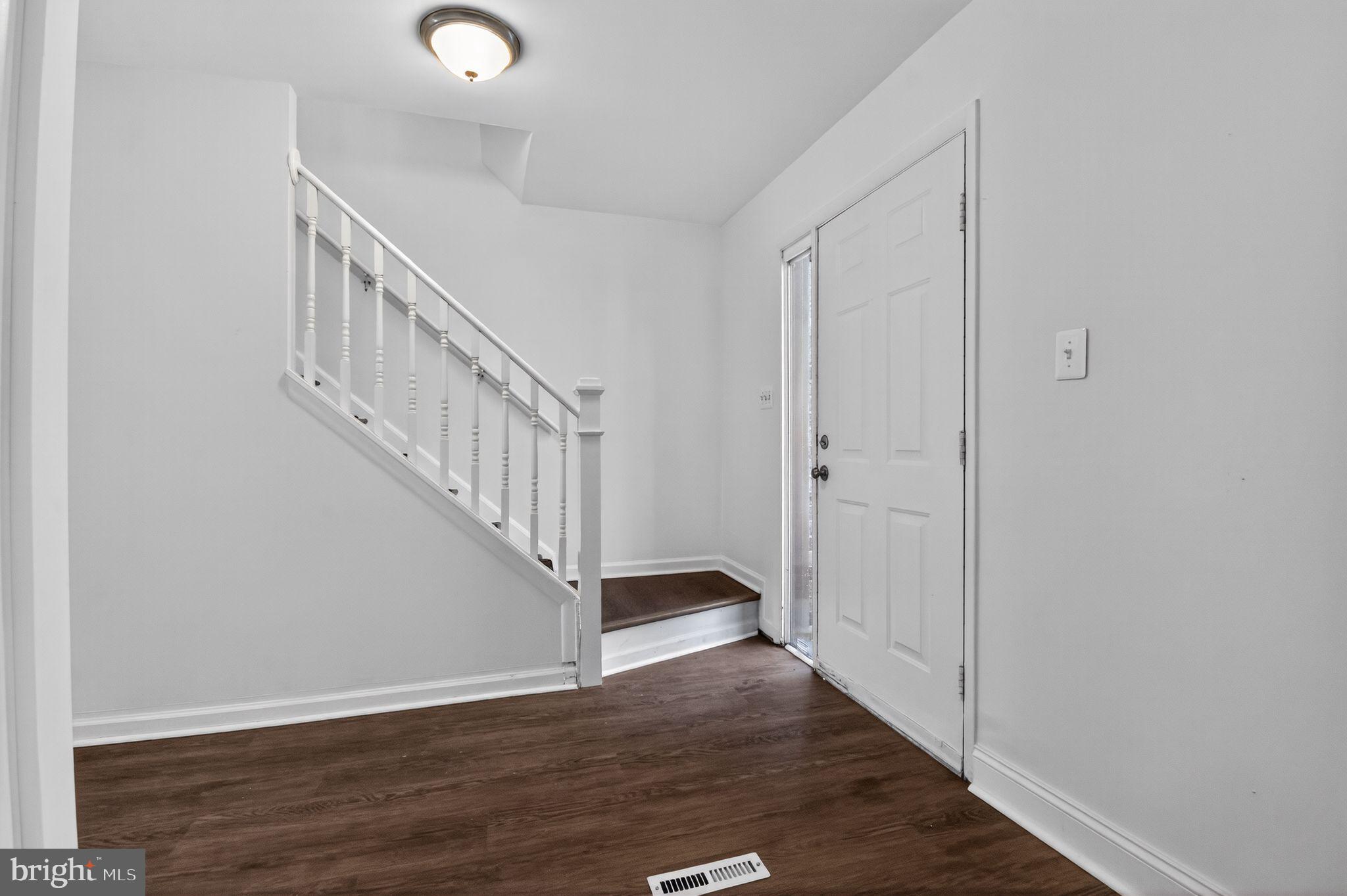 8912 Centerway Road Gaithersburg, MD 20879 - Photo 3 of 33