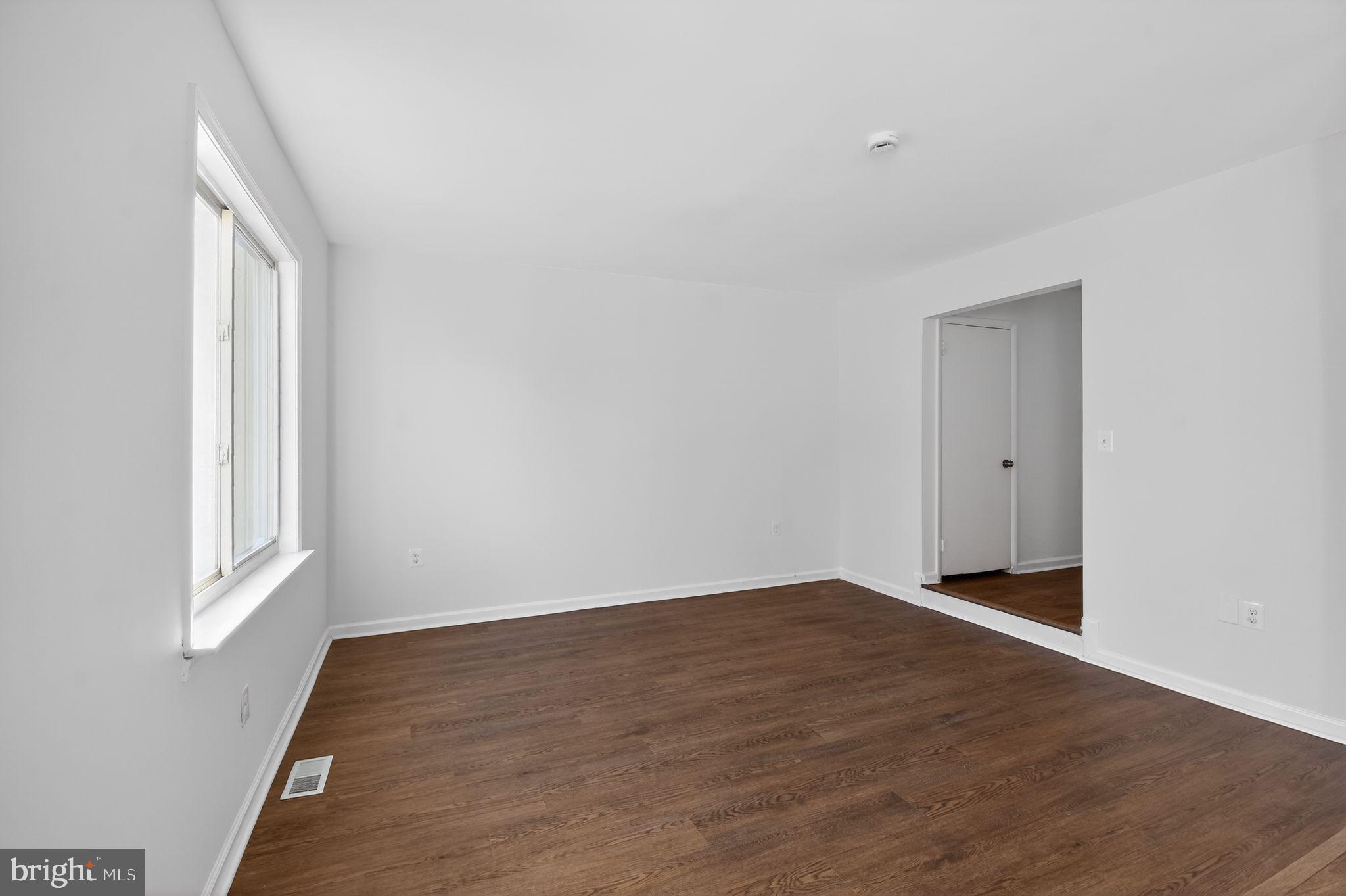 8912 Centerway Road Gaithersburg, MD 20879 - Photo 6 of 33