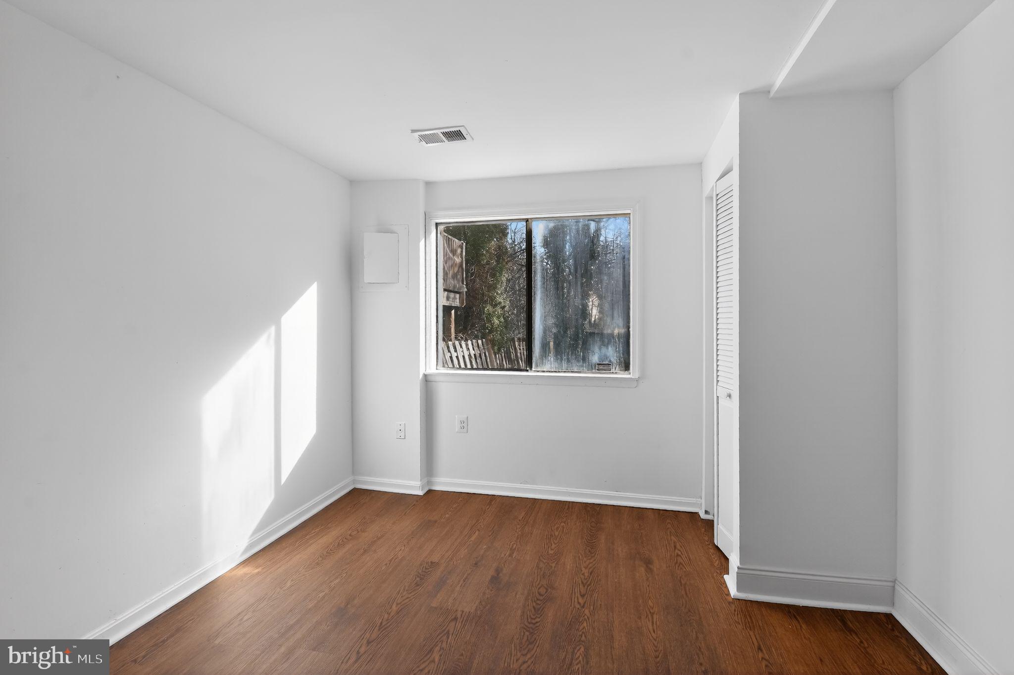 8912 Centerway Road Gaithersburg, MD 20879 - Photo 7 of 33