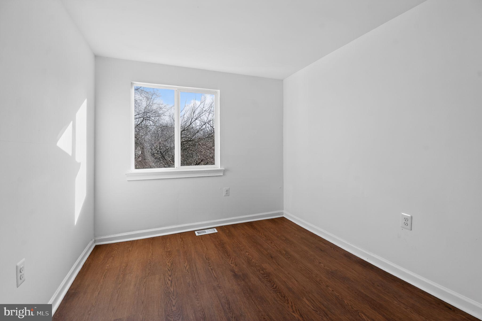 8912 Centerway Road Gaithersburg, MD 20879 - Photo 10 of 33