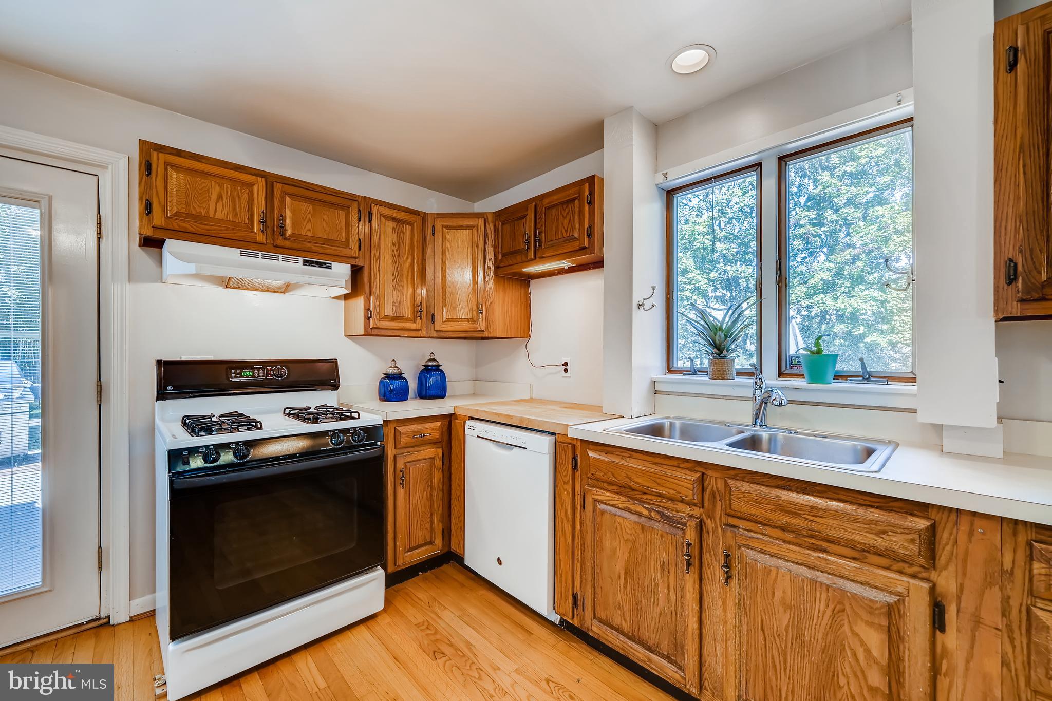 82 Ritters Lane Owings Mills, MD 21117 - Photo 17 of 39 Kitchen