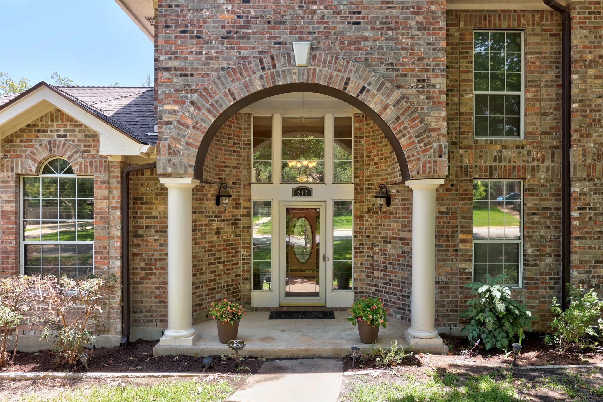 212 South Ridge Circle Georgetown, TX 78628 - Photo 4 of 35