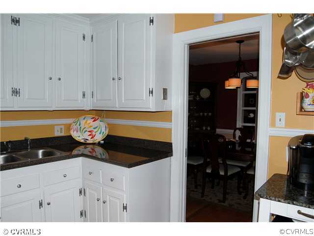 2804 Kenmore Road Henrico, VA 23228 - Photo 9 of 21 Kitchen