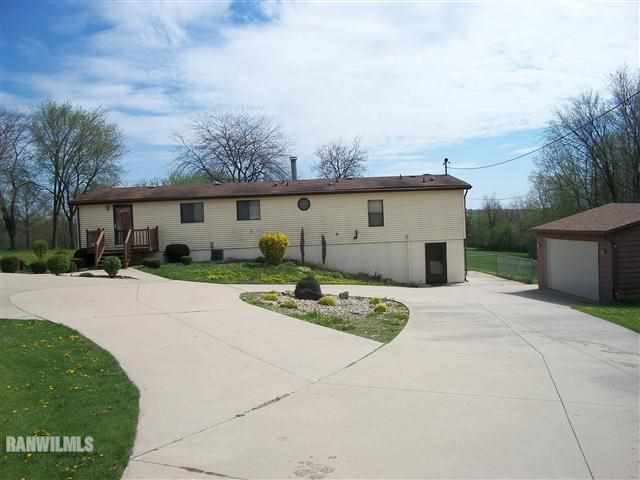 1607 West Fairview Road Freeport, IL 61032 - Photo 11 of 12 Gallery Image 11