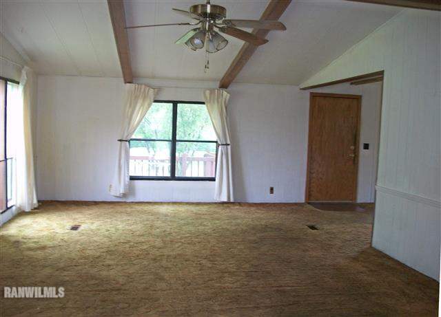 1607 West Fairview Road Freeport, IL 61032 - Photo 7 of 12 Gallery Image 7