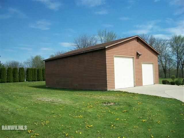 1607 West Fairview Road Freeport, IL 61032 - Photo 8 of 12 Gallery Image 8