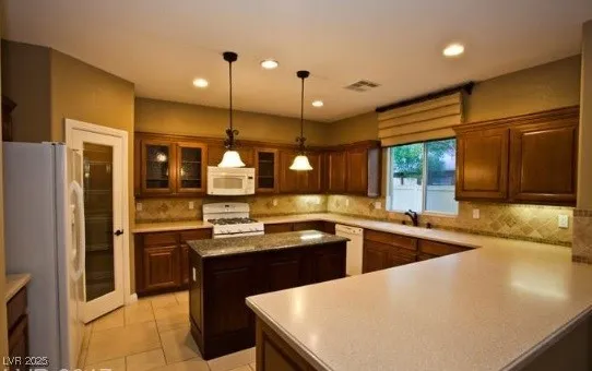 $2,450 | 8311 Martinborough Avenue, Las Vegas, NV 89131