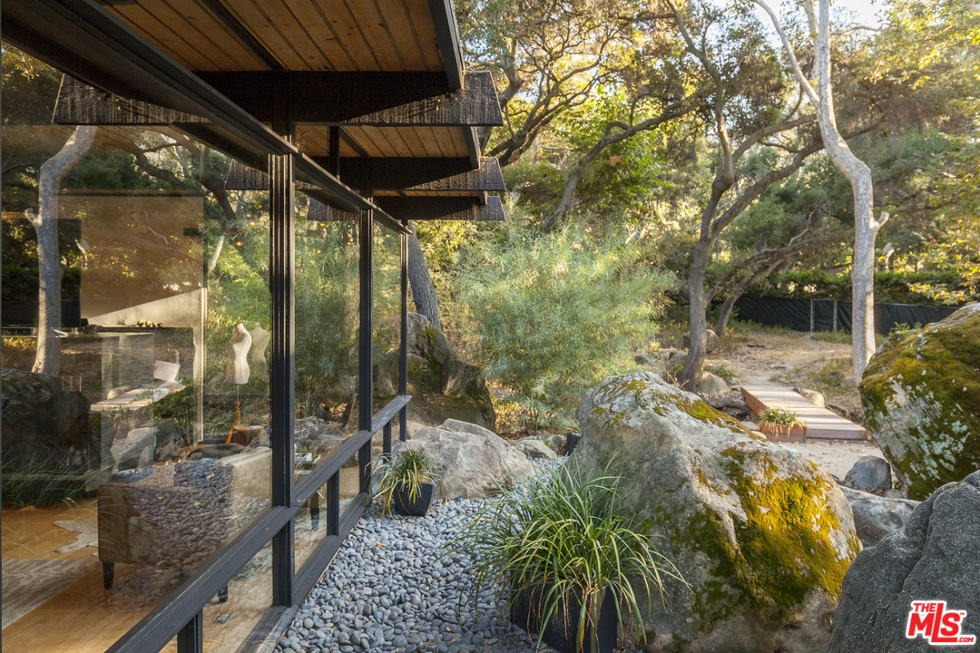 616 Cold Canyon Road Calabasas, CA 91302 - Photo 32 of 51