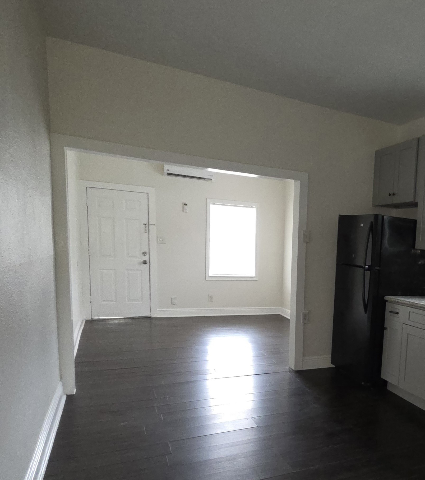 7902 Hudson Street, Unit B Houston, TX 77012 - Photo 3 of 6 Backview facing the livingroom