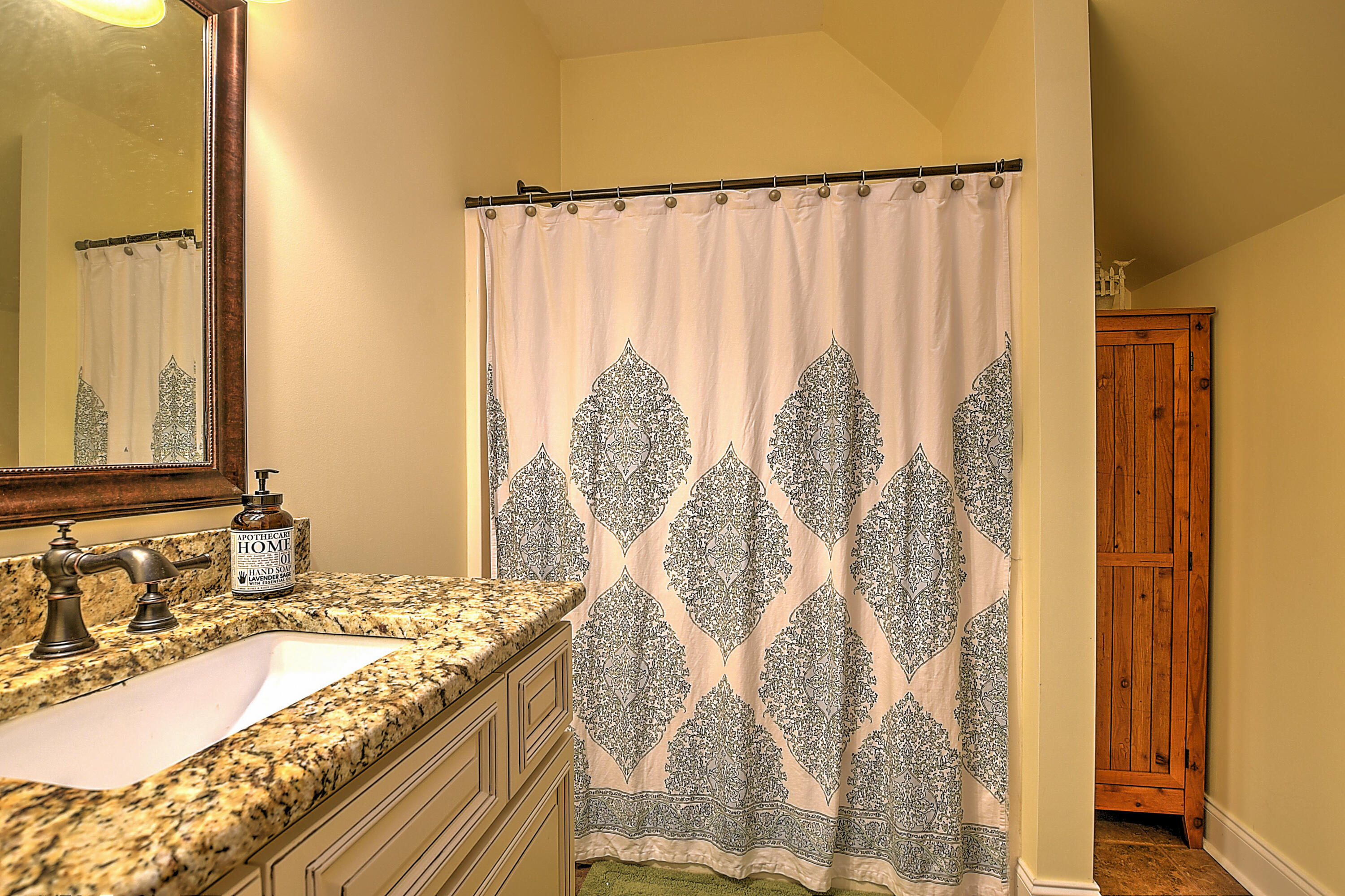1155 Jim Fox Road Greeneville, TN 37743 - Photo 35 of 53 Upstairs Bath