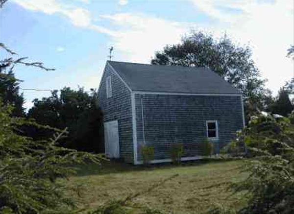 68 Clevelandtown Road Edgartown, MA 02539 - Photo 1 of 1 http://d1qzqeyxiitrap.cloudfront.net/photos/10295/600/7042e123.jpg