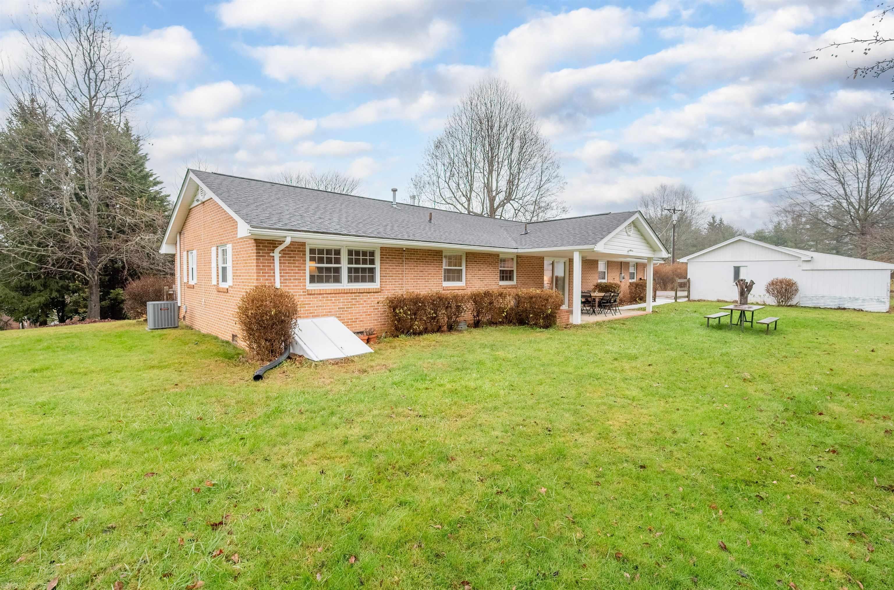 1306 Bishop Road Blacksburg, VA 24060 - Photo 62 of 83 Gallery Image 62