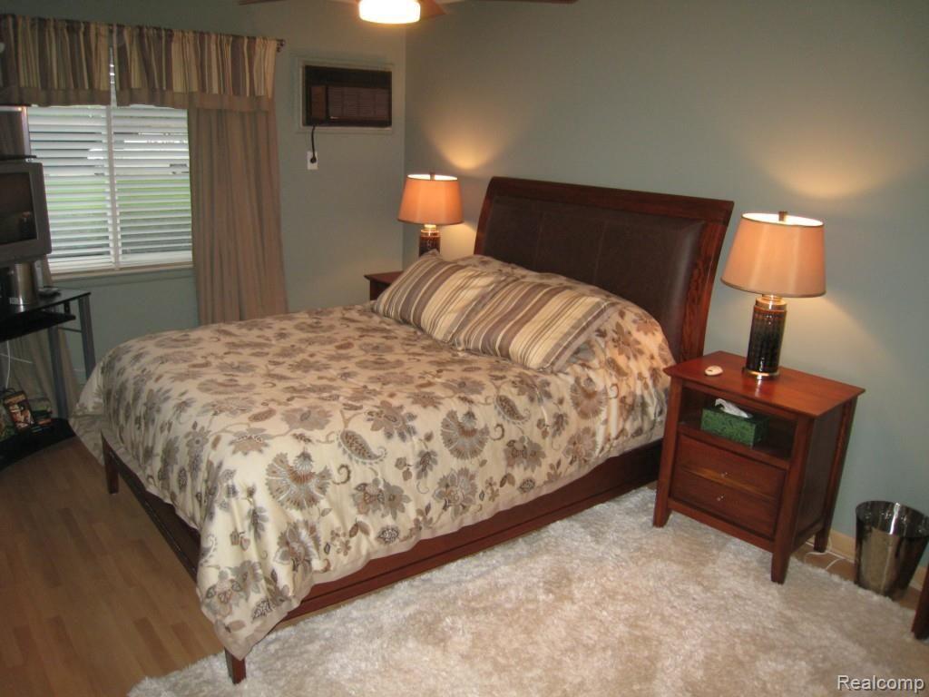 24111 Meridian Road, Unit 119 Grosse Ile, MI 48138 - Photo 8 of 15 MASTER BEDROOM.jpg