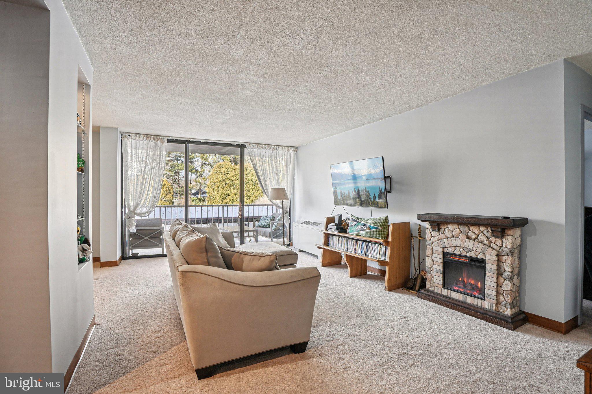 801 Yale Avenue, Unit 628 Swarthmore, PA 19081 - Photo 5 of 28 Living Room