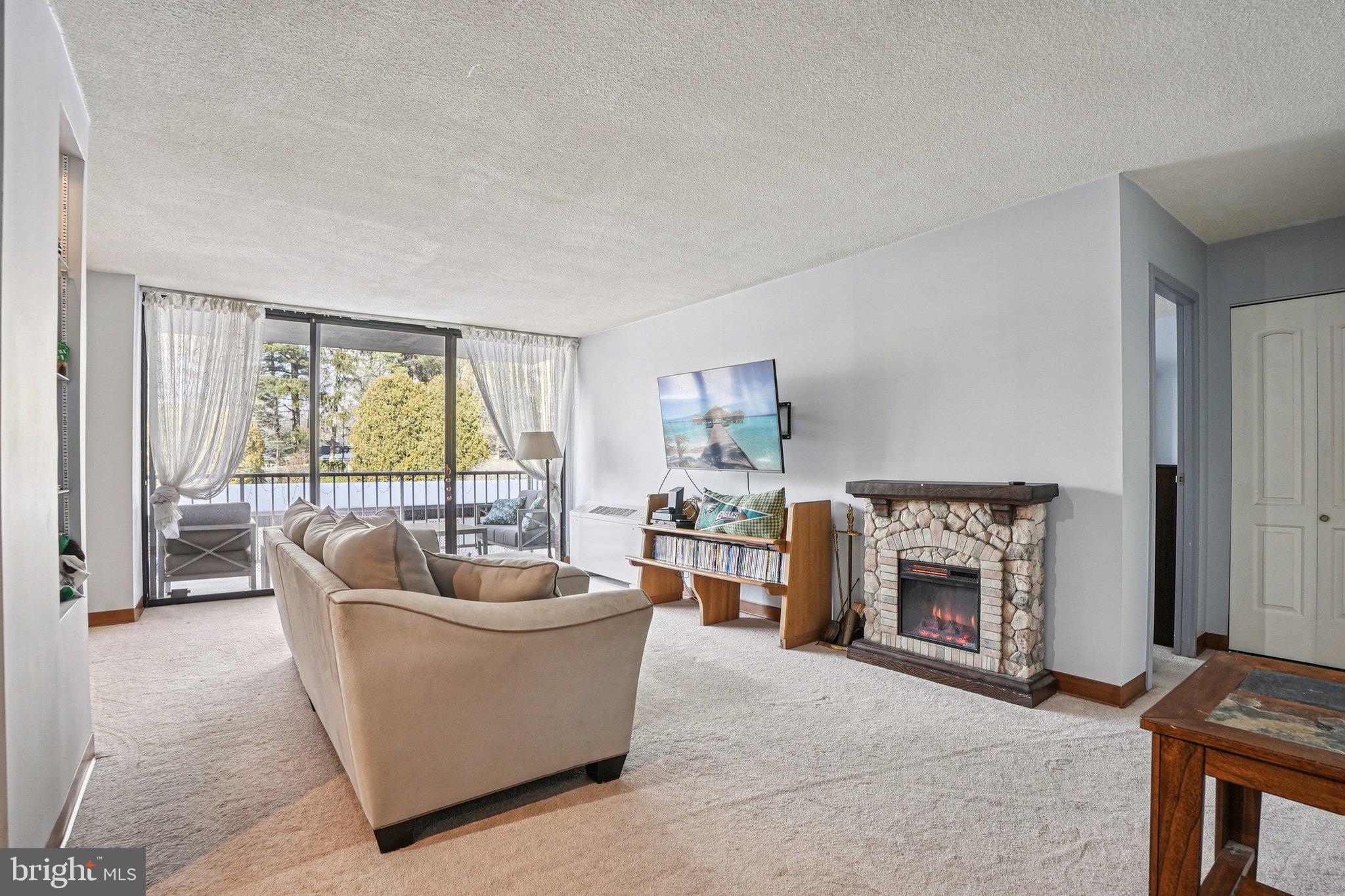 801 Yale Avenue, Unit 628 Swarthmore, PA 19081 - Photo 6 of 29 Living Room