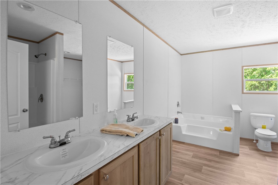 242 Black Bottom Road Liberty, SC 29657 - Photo 4 of 49 Gallery Image 4