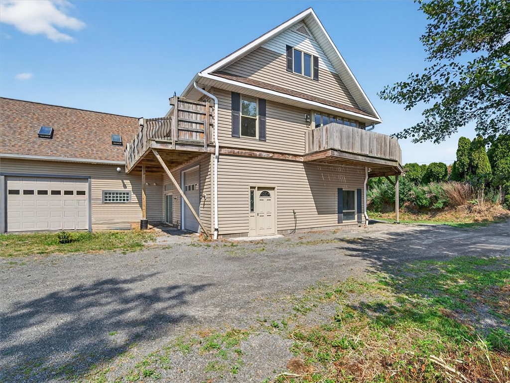 14462 Lakeshore Road Carlton, NY 14477 - Photo 12 of 50