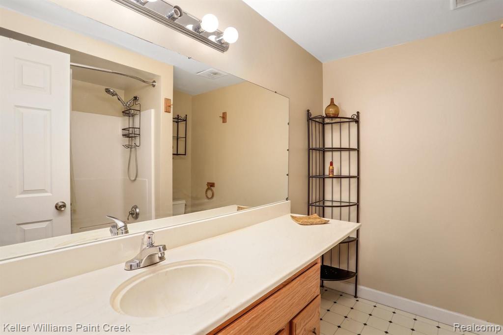 6645 Andersonville Road Clarkston, MI 48346 - Photo 15 of 30