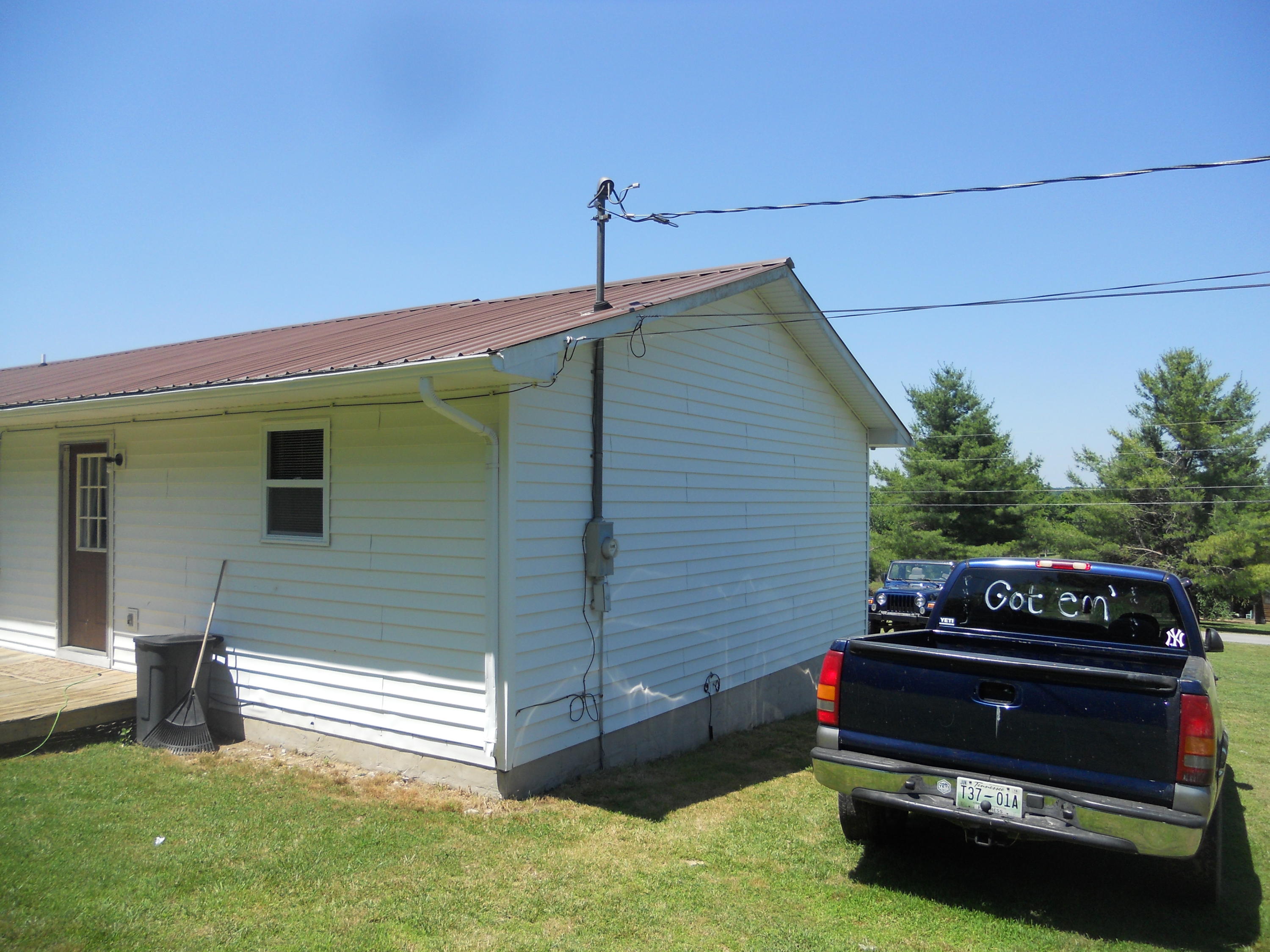 1022 Ridgeway Road Jamestown, TN 38556 - Photo 4 of 20 004
