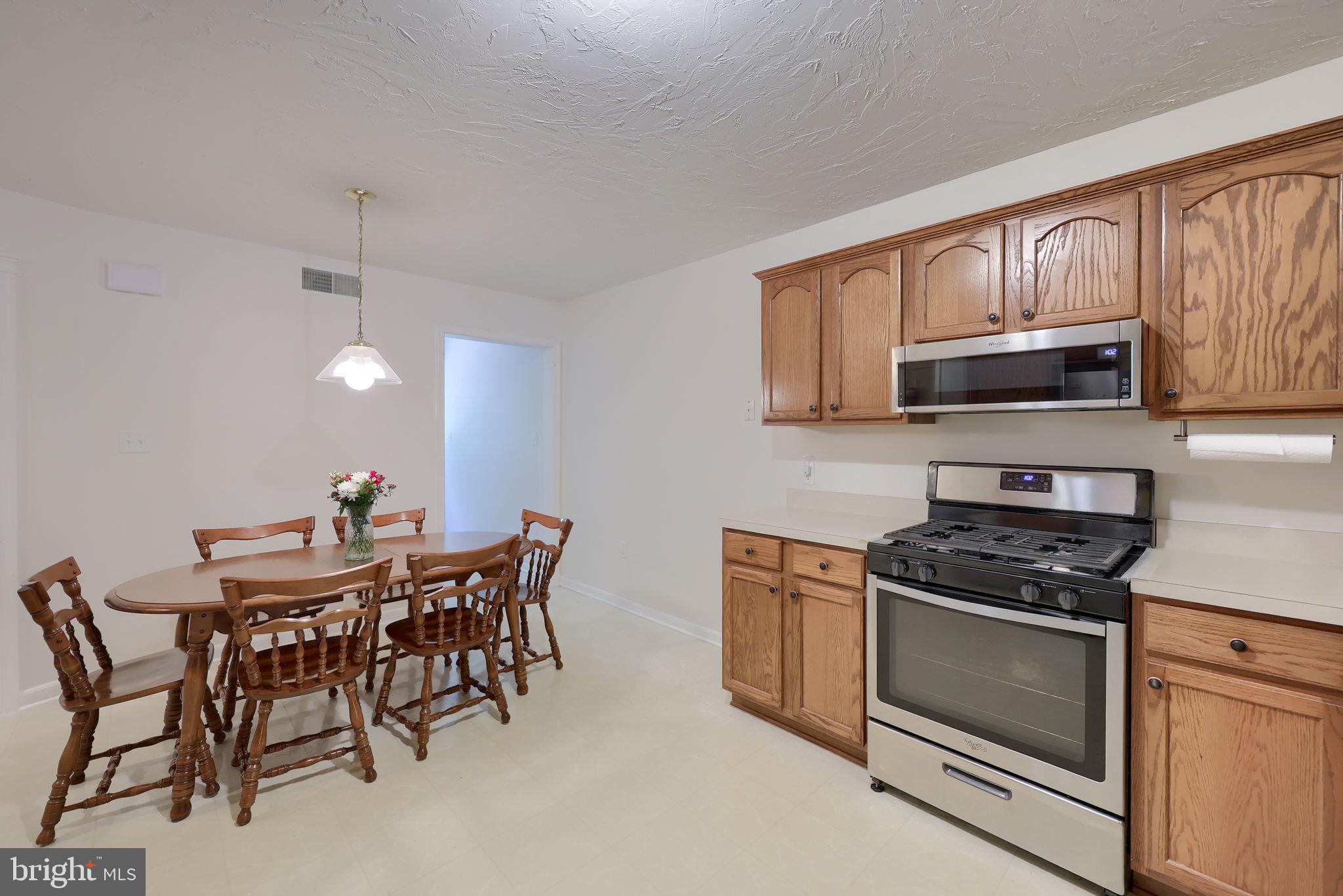 113 Silver Screen Drive, Unit 113 York, PA 17402 - Photo 11 of 35
