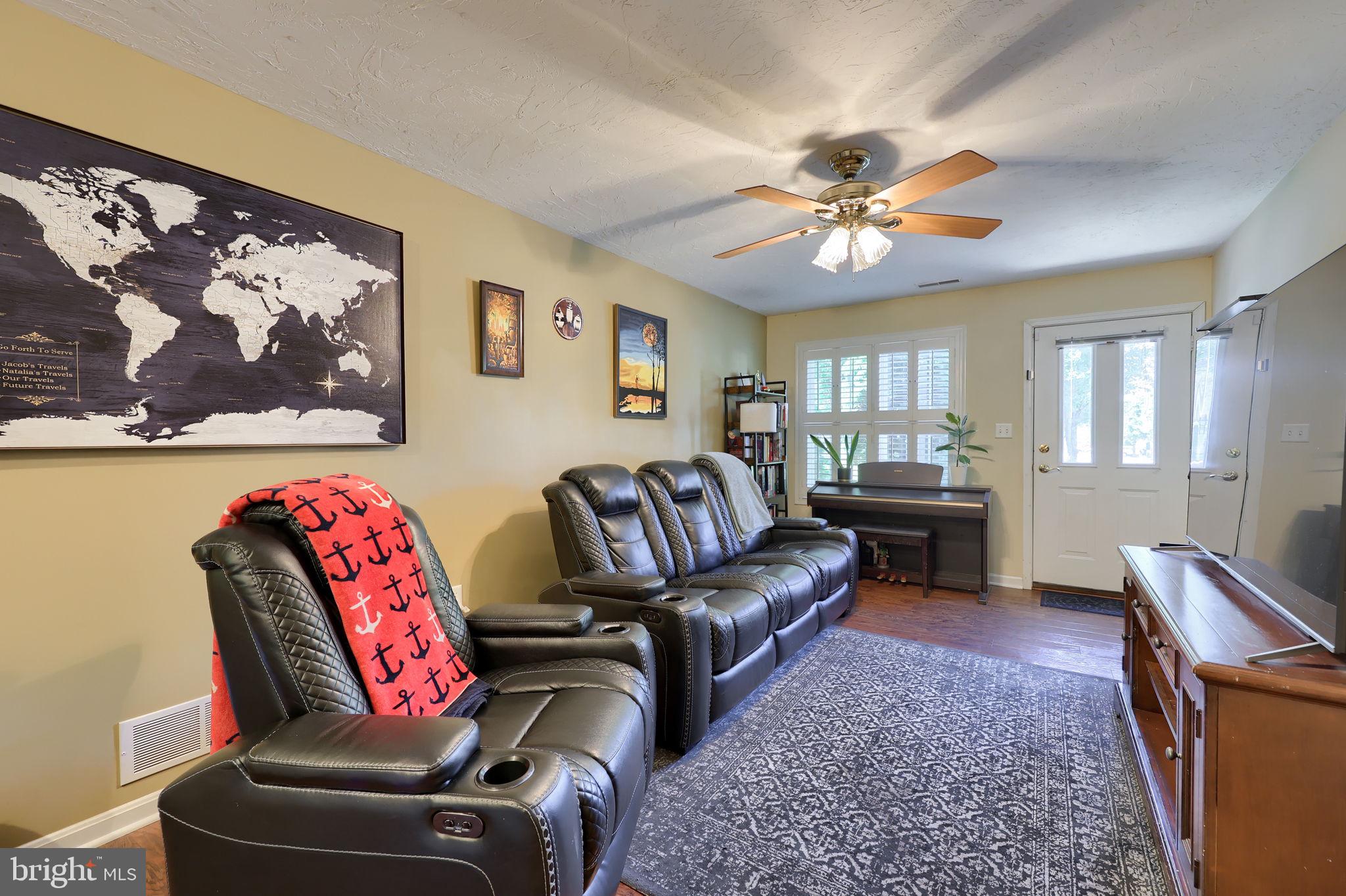 113 Silver Screen Drive, Unit 113 York, PA 17402 - Photo 3 of 35