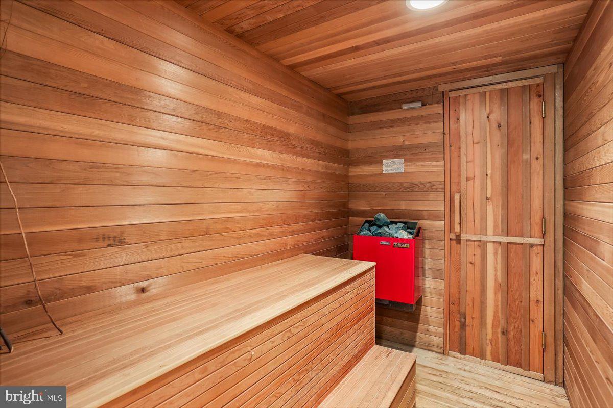 11112 Tara Road Potomac, MD 20854 - Photo 16 of 47 Sauna